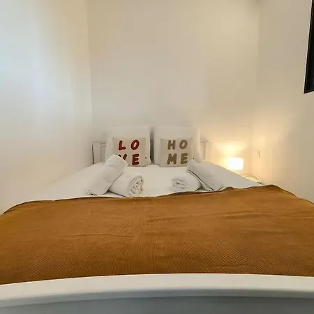 Agreable Chantilly Avec Balcon Et Parking Securise Apartment *