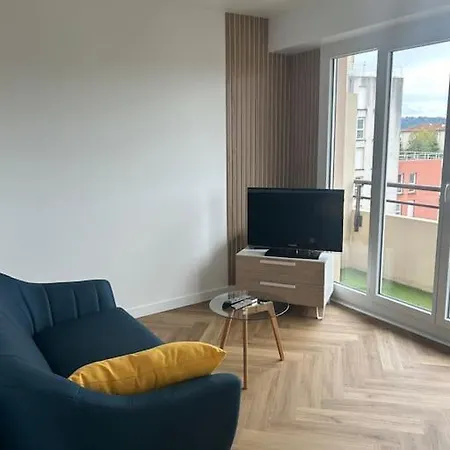 Agreable Chantilly Avec Balcon Et Parking Securise Apartment Pau