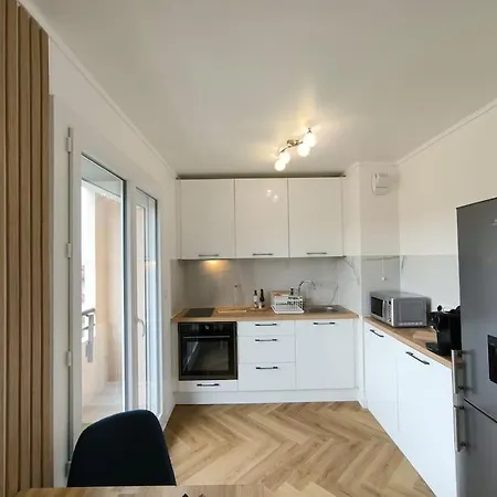 Agreable Chantilly Avec Balcon Et Parking Securise Apartment