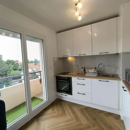 Agreable Chantilly Avec Balcon Et Parking Securise Апартаменты *