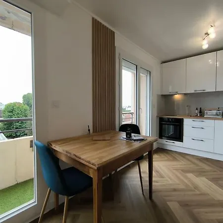 Apartment Agreable Chantilly Avec Balcon Et Parking Securise *