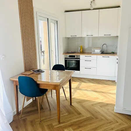 Agreable Chantilly Avec Balcon Et Parking Securise * Pau