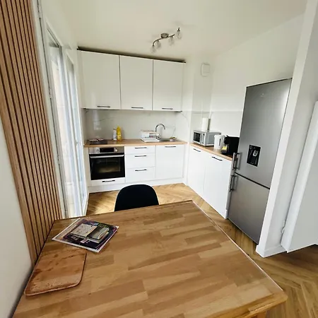 Апартаменты Agreable Chantilly Avec Balcon Et Parking Securise По