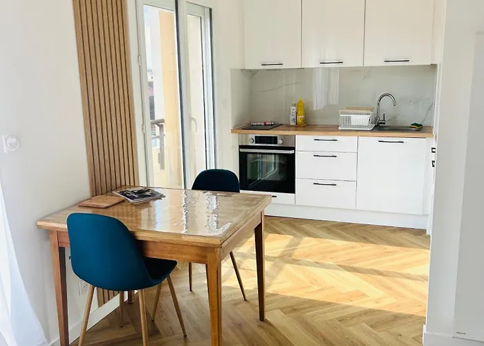 Agreable Chantilly Avec Balcon Et Parking Securise * פאו