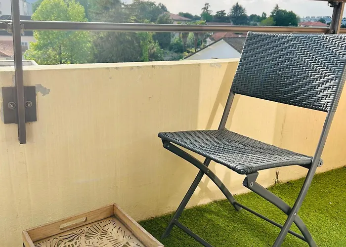 Agreable Chantilly Avec Balcon Et Parking Securise פאו